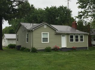 1801 N Cherry St, Mount Carmel, IL 62863