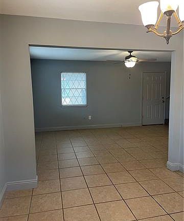 5th image of 4909 Wabash St #D