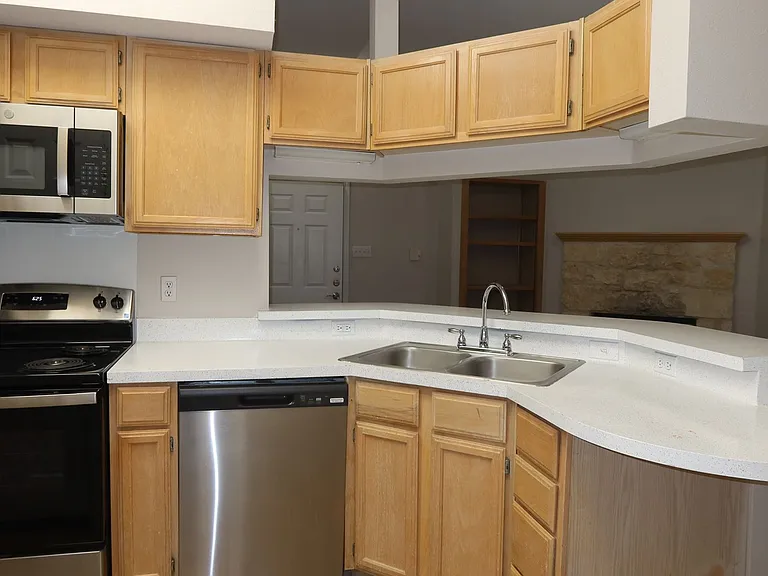 6804 N Capital Of Texas Hwy #825 — Photo 11