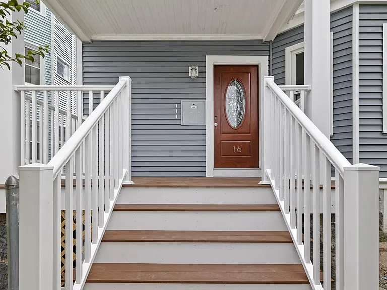 16 Leslie St #2 — Photo 14