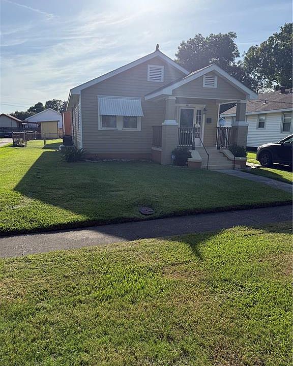 1st image of 524 Brown Ave