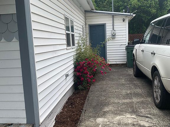 drive way to side door