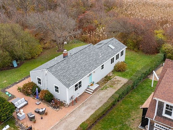 3rd image of 17 Bradford Ave