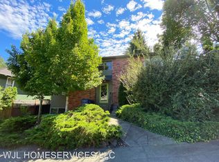 2113 N 37th St APT 5, Seattle, WA 98103