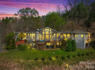 221 Connection Cir, Robbinsville, NC 28771