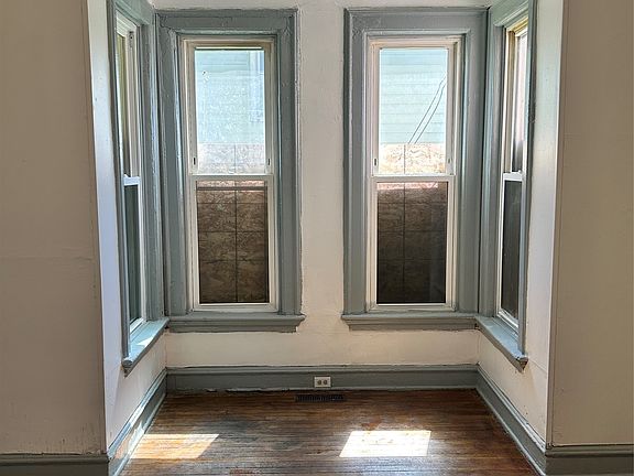 3rd image of 116 Liberty St