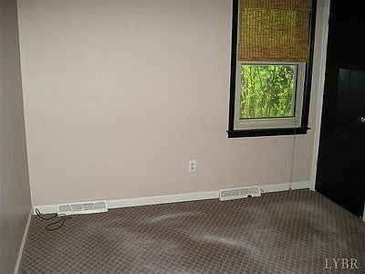 5th image of 380 Deerwood Dr