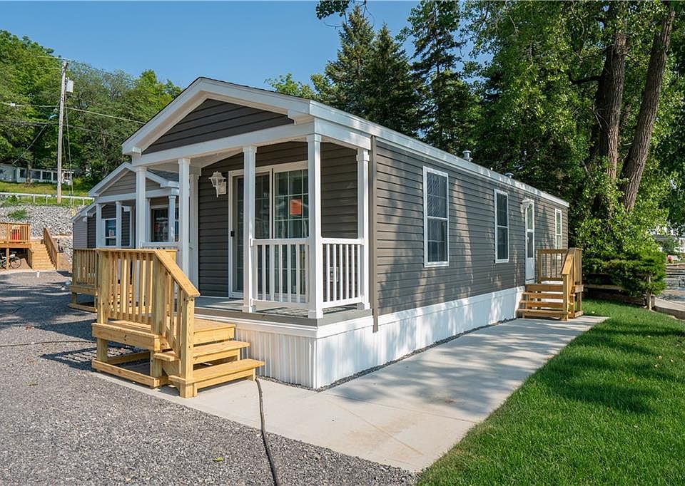 1st image of 5118 E Lake Rd #4