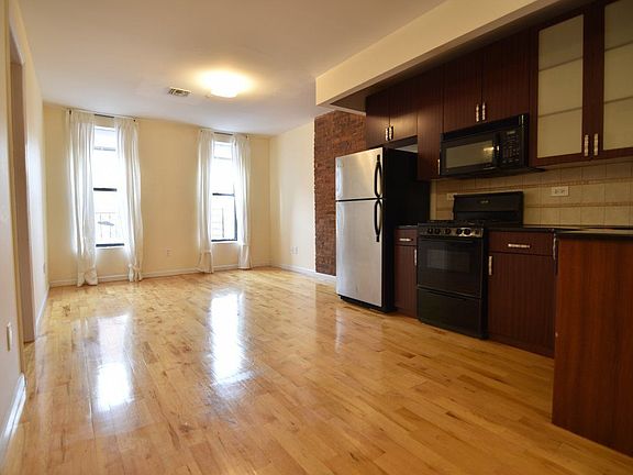 4th image of 2082 Fredrick Douglass Blvd #4A