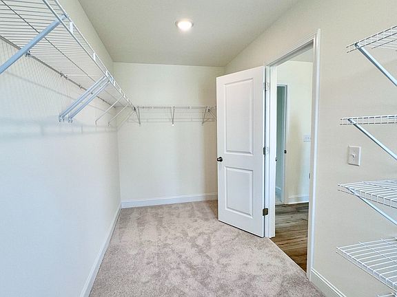 4th image of 147 Winding Creek Dr