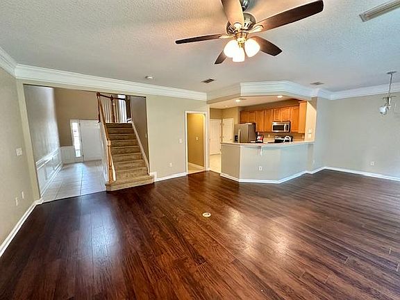 4th image of 11149 Castlemain Cir S