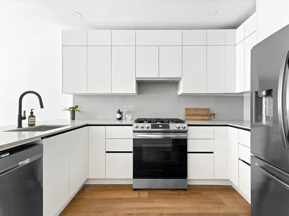 139 Albany Avenue image 3 of 10