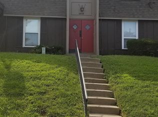6655 Blossomwood Dr APT A, Florissant, MO 63033