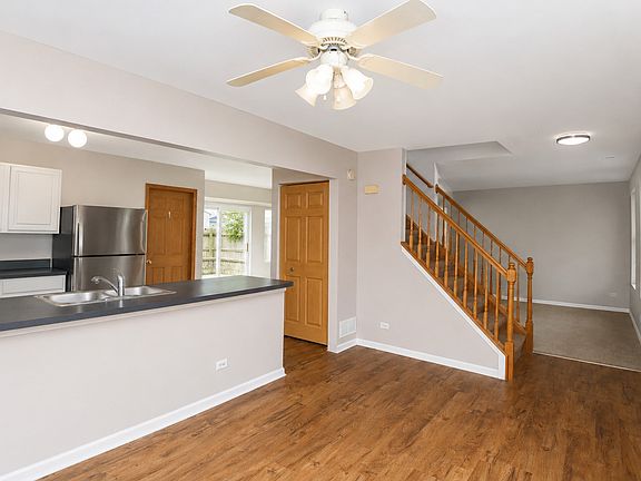 5th image of 979 Symphony Dr
