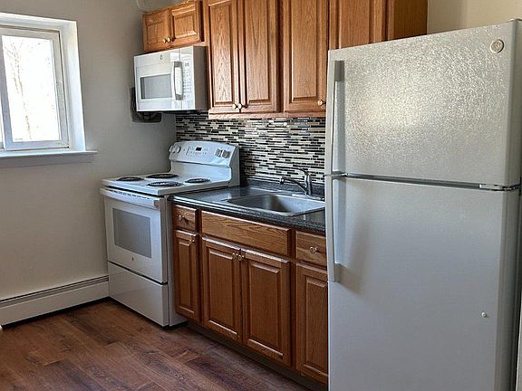 2nd image of 3941 James St