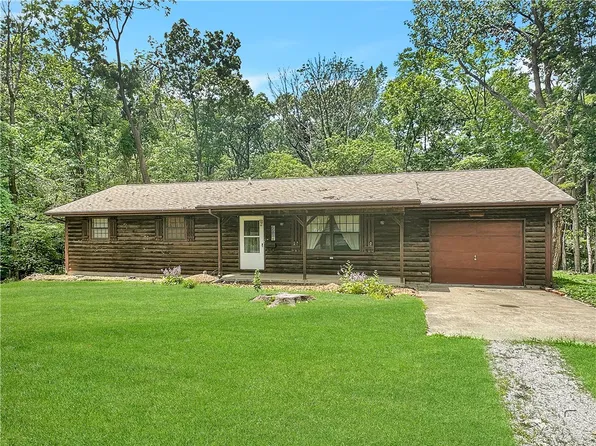 2210 Stoner Dr W, Charleston, IL 61920