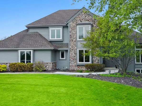 W292N3634 Stillmeadow ROAD, Pewaukee, WI 53072