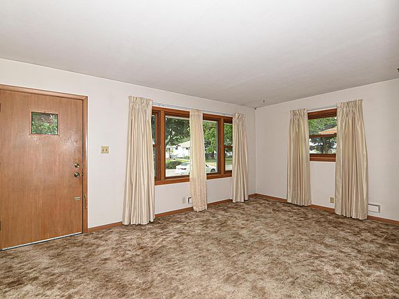 2nd image of 10409 W Caldwell Ave