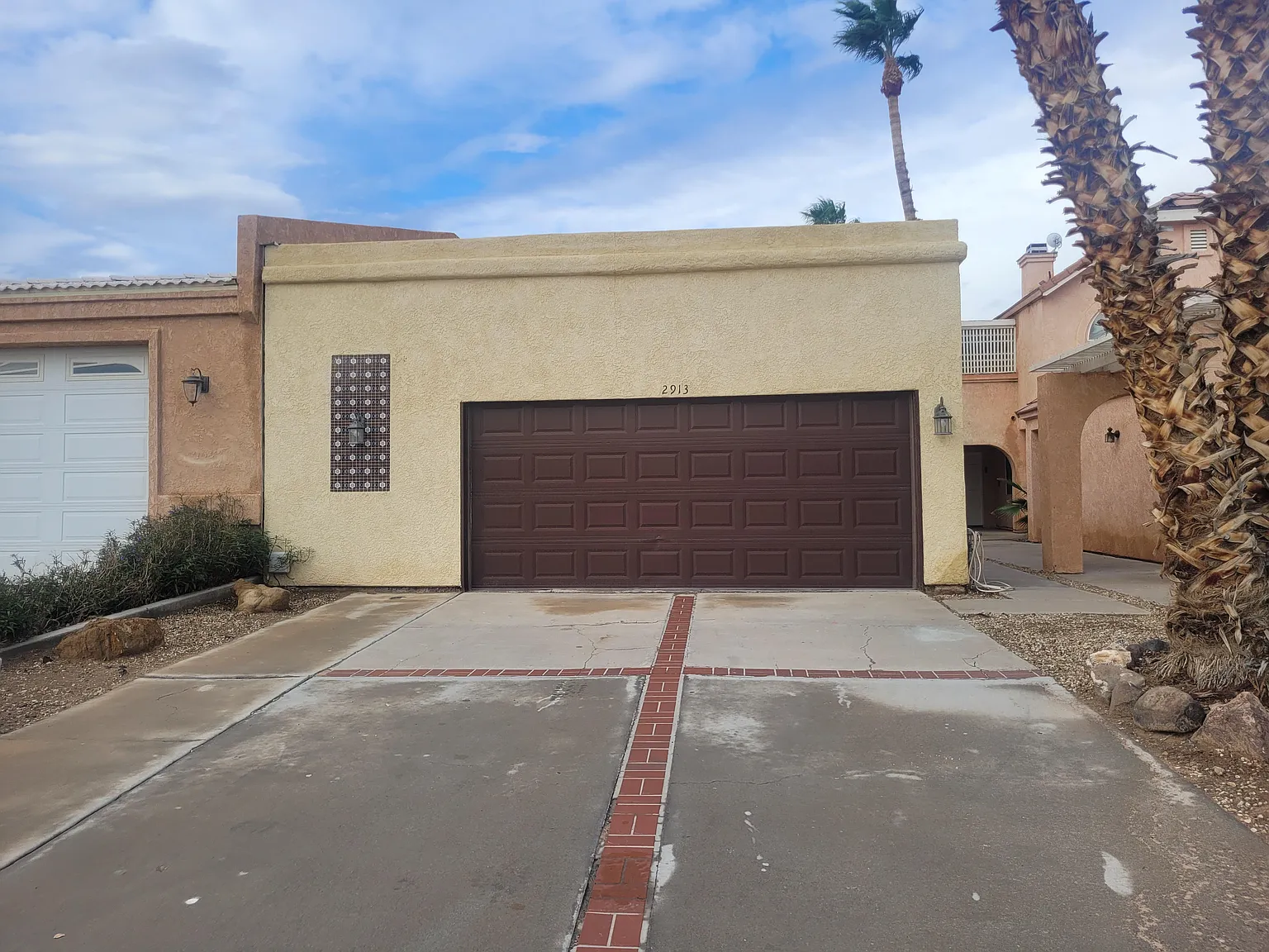 2913 Country Club Dr — Photo 2