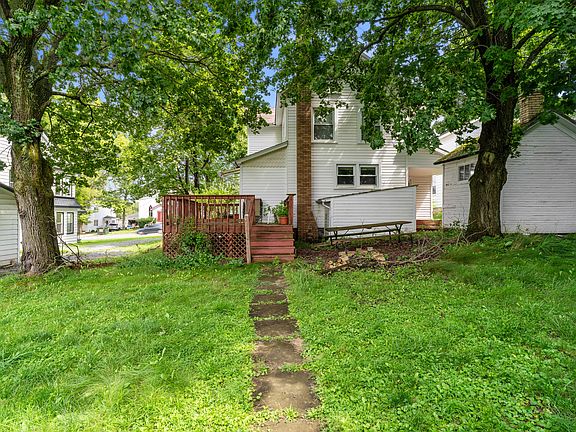 4th image of 171 Veterans St