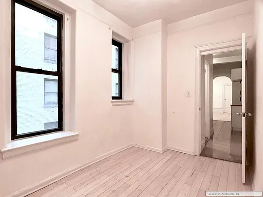 Rented by Sovereign Associates | media 10