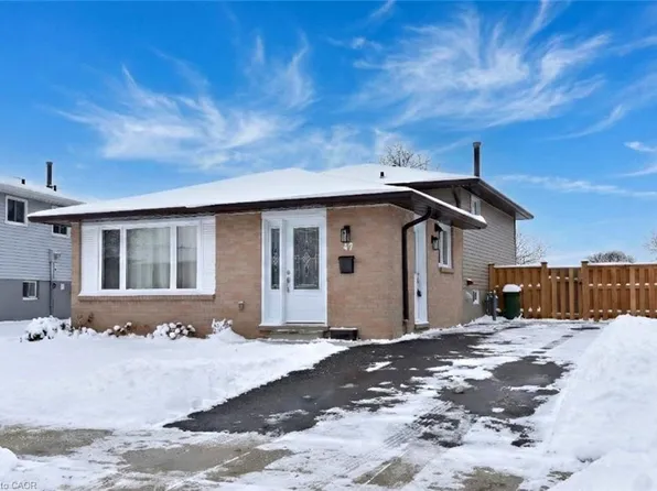 47 Odessa St, Hamilton, ON L8J 1A3