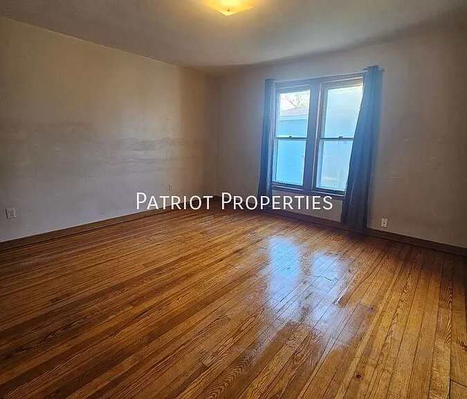 603 1/2 N Superior Ave — Photo 62