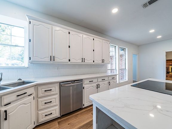4th image of 1114 Countryhill Dr