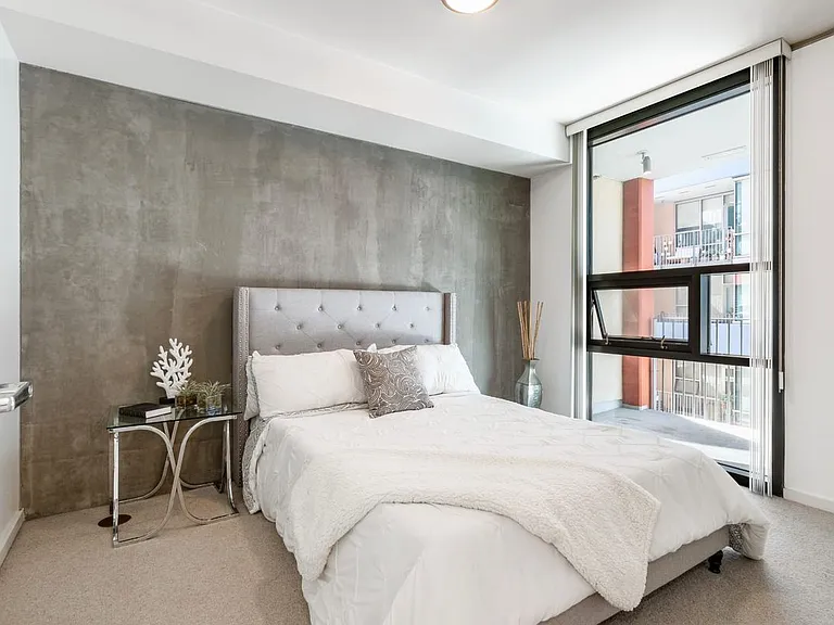 350 11th Ave #626 — Photo 4