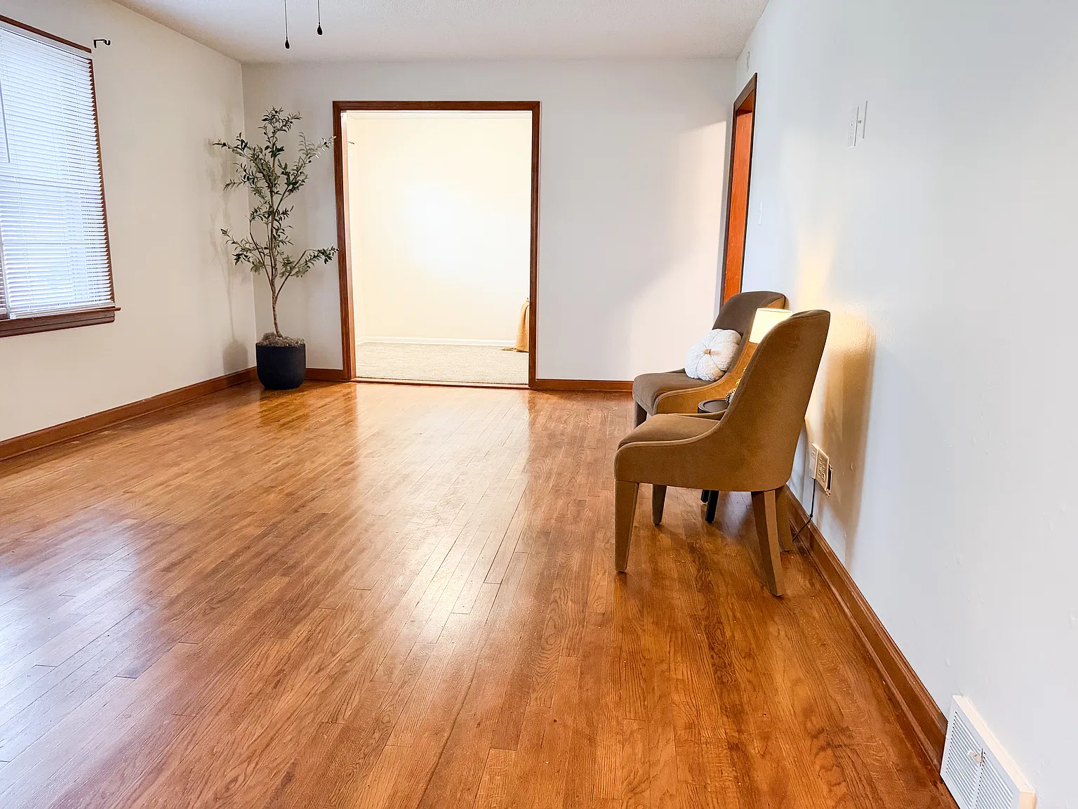 6321 W 80th Ter — Photo 3