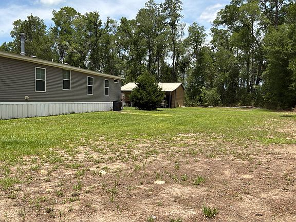 4th image of 139 SW Burgundy Ln