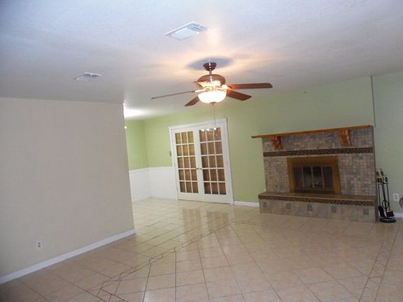 4th image of 1231 Meadow Wood Dr
