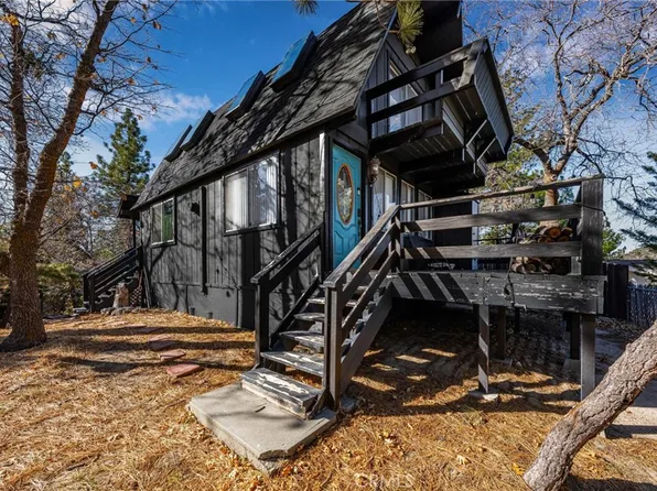 33050 Robin Ln, Arrowbear Lake, CA 92382