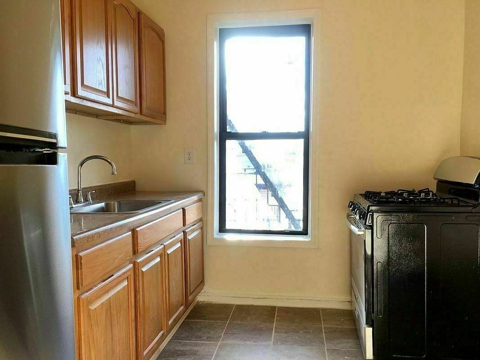 1st image of 370 E 31st St APT 3B