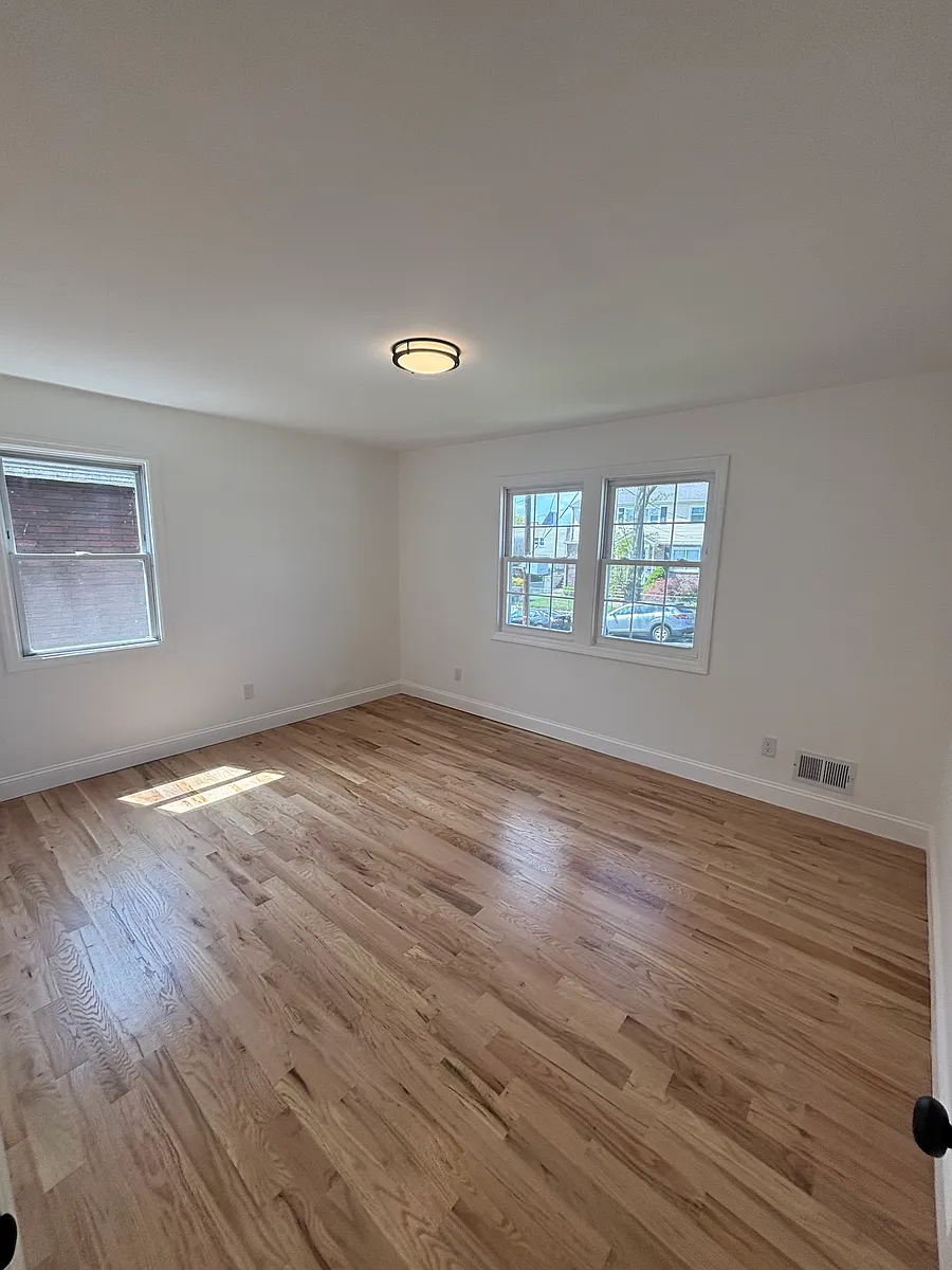 Building Photo - 16 Orchard Pl #1