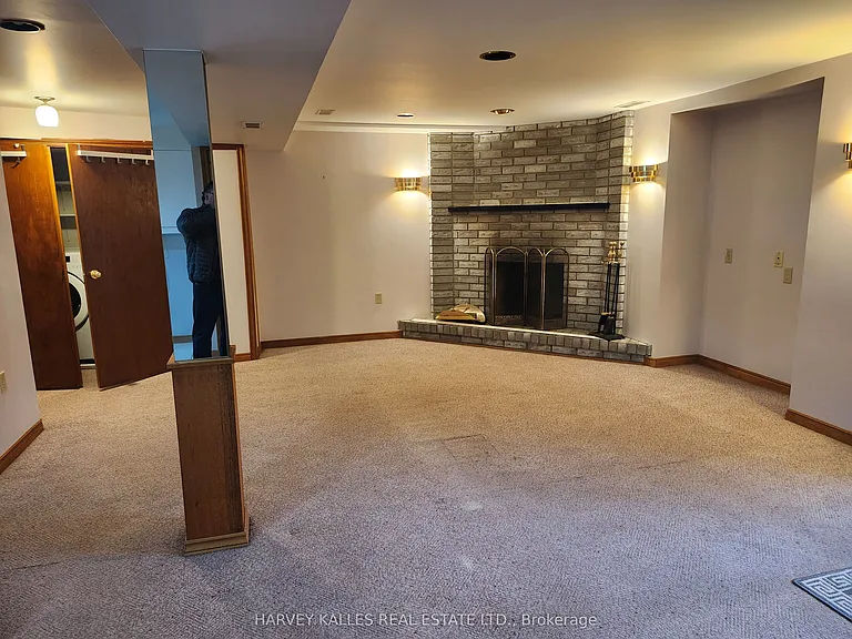 9 Scarlett Dr #LOWER — Photo 6