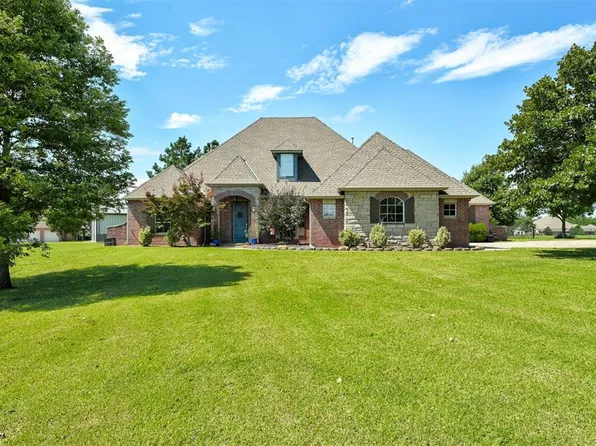 7916 Dove Crossing Dr, Edmond, OK 73034