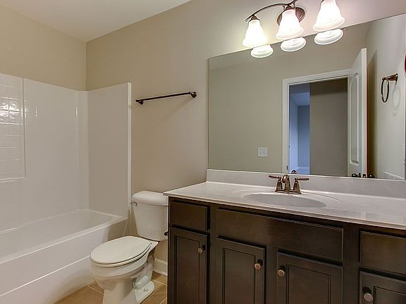 The Woodbury Bath 2 with full shower and tub