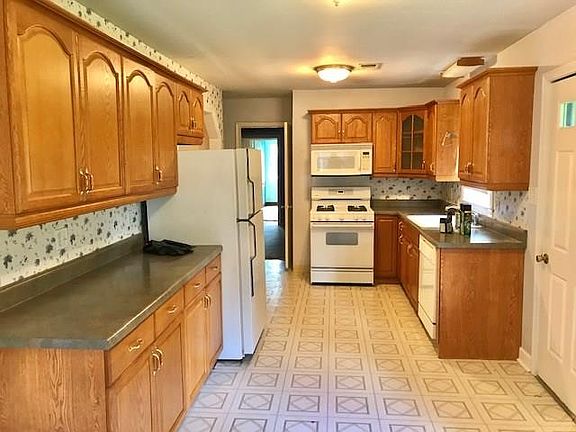 2nd image of 122 Mimosa Dr
