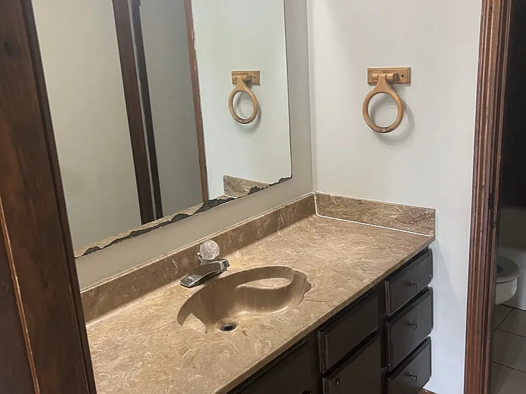 Bathroom vanity