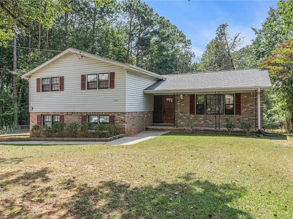 1343 Burbank Trl, Morrow, GA 30260