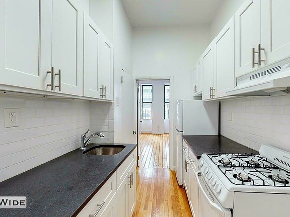 4th image of 407 W 50th St #2A