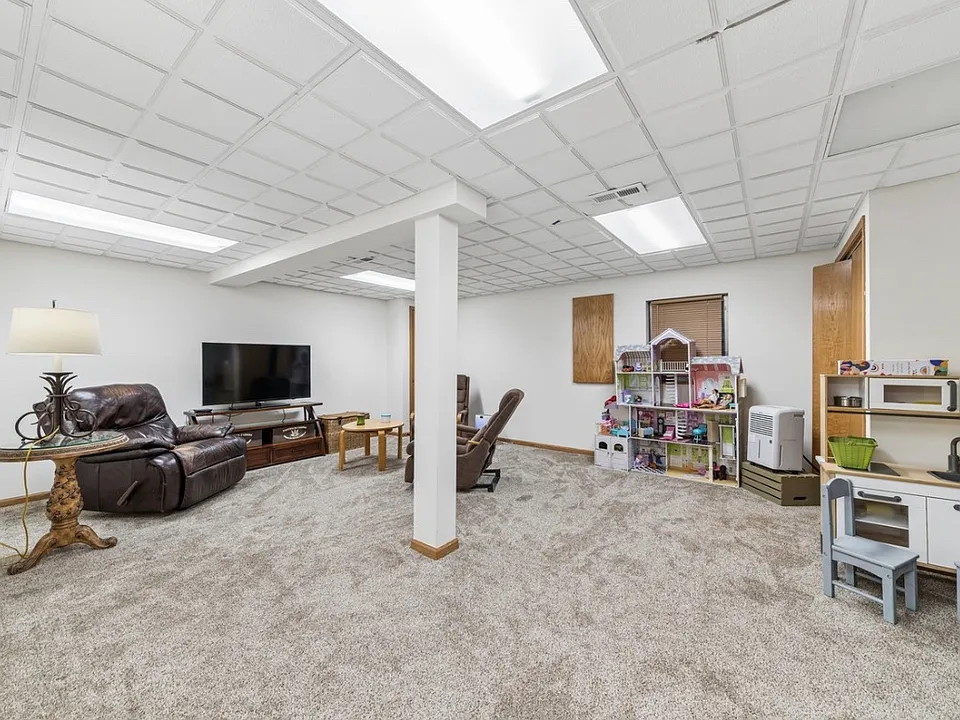 2216 Seaver Ln