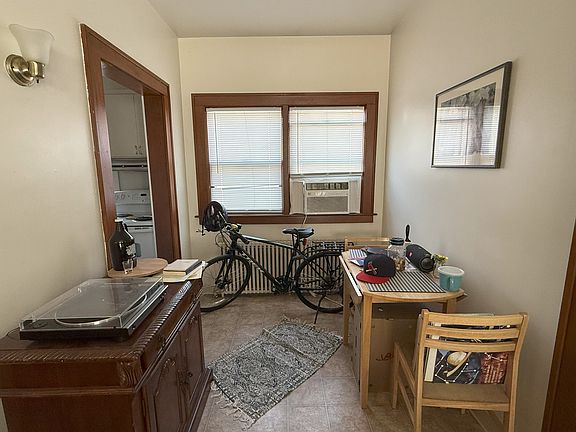 2nd image of 310 N Clinton St APT 7