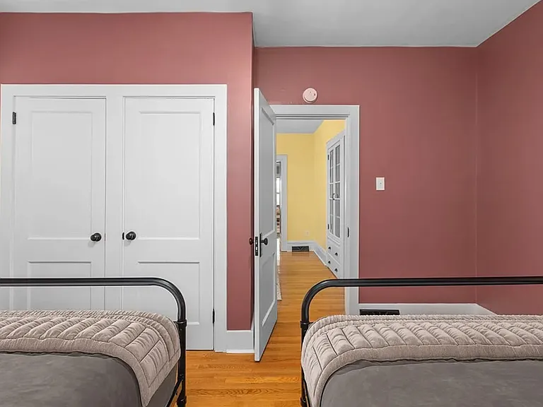 718 Washington St #1 — Photo 7
