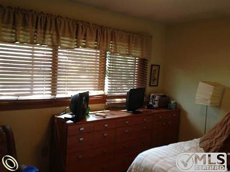 2nd bedroom.JPG