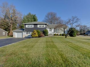 2 Ridge Rd, Pompton Plains, NJ 07444
