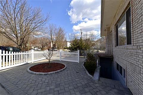 2nd image of 4 Hanover Ave