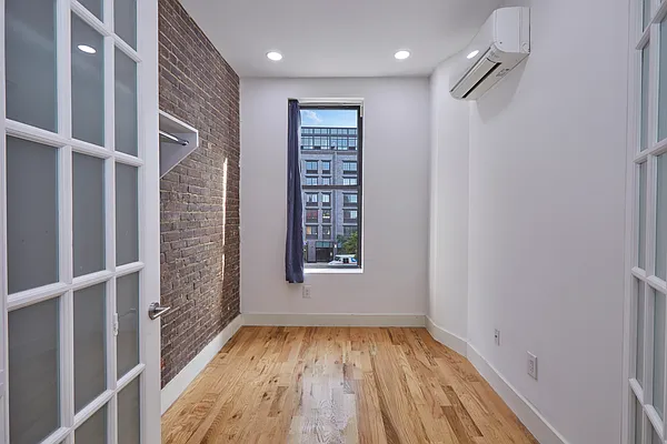 Rented by Compass | media 37