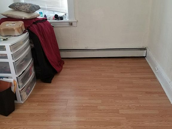 Bed room